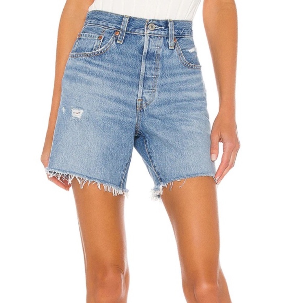 Levi’s 501 Mid Thigh Jean Shorts Raw Hem Lightwash